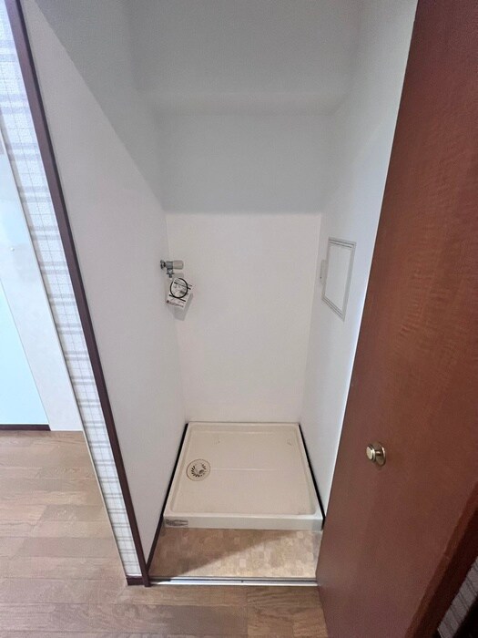 物件内観写真21　(洗濯機置場)