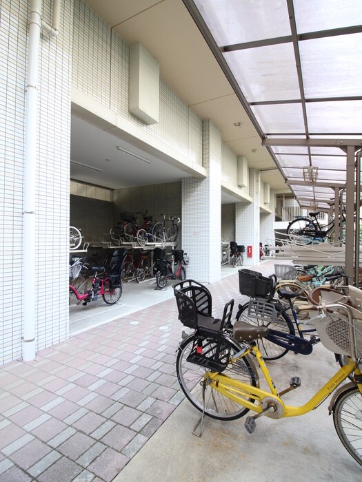 物件外観写真5　(駐輪場)