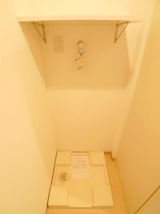 物件内観写真15　(洗濯機置場)