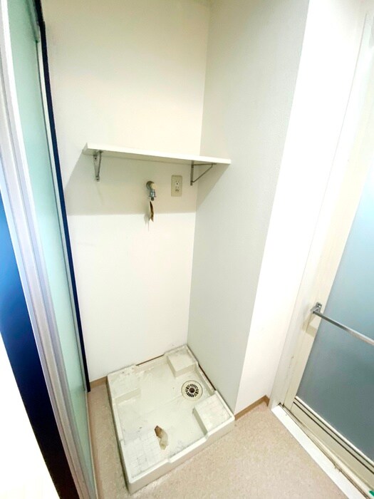 物件内観写真15　(洗濯機置場)