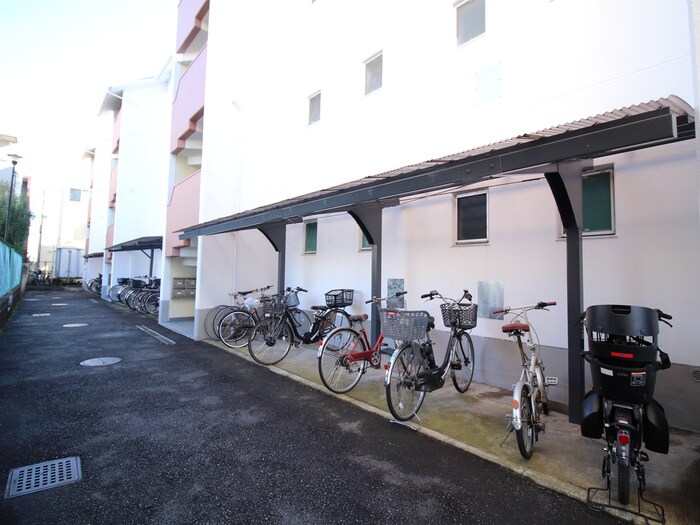 物件外観写真6　(駐輪場)