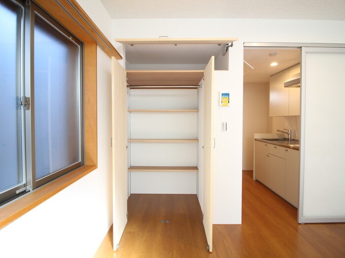 物件内観写真10　(収納)
