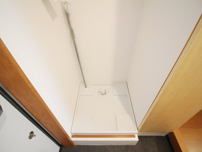 物件内観写真14　(洗濯機置場)