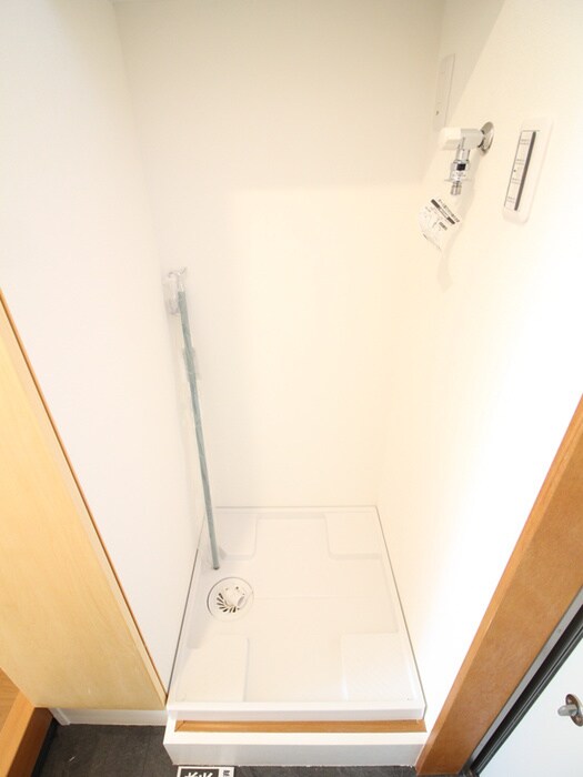 物件内観写真17　(洗濯機置場)