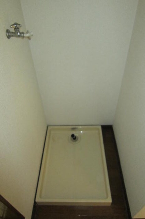 物件内観写真14　(洗濯機置場)