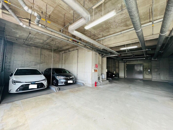 物件外観写真3　(駐車場)