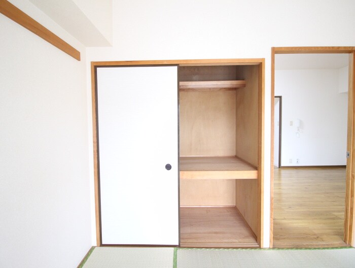 物件内観写真13　(収納)