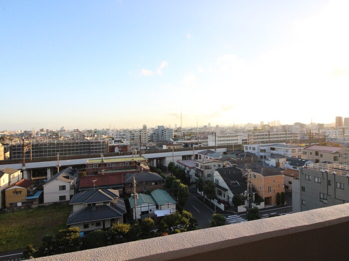 物件内観写真20　(室内からの展望)