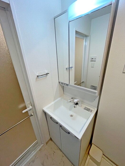 物件内観写真9　(洗面)