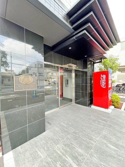 物件外観写真6　(エントランス部分)