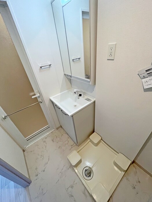 物件内観写真10　(洗濯機置場)