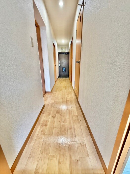物件内観写真20　(廊下)