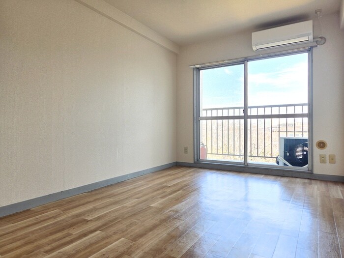 丸宏マンションの居室