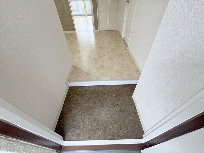 物件内観写真15　(玄関)