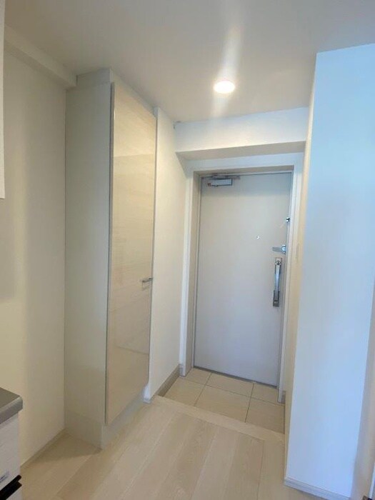 物件内観写真16　(玄関)