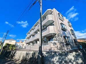 エクレ－ル・クレスト外観写真