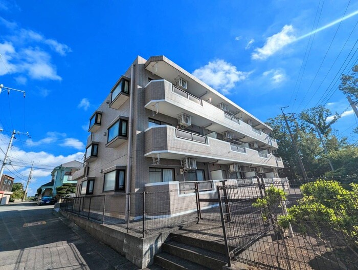 エクレ－ル・クレストの外観写真