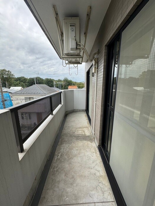 エクレ－ル・クレストのベランダ・バルコニー