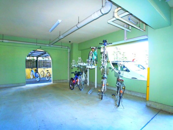 物件外観写真5　(駐輪場)