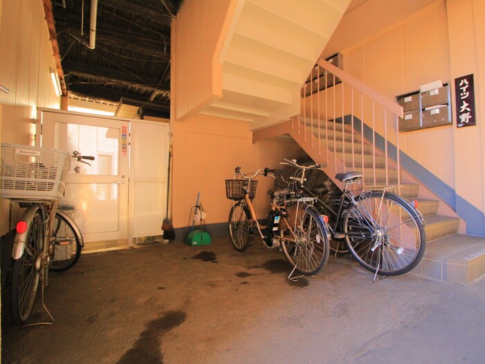 物件外観写真5　(エントランス部分)