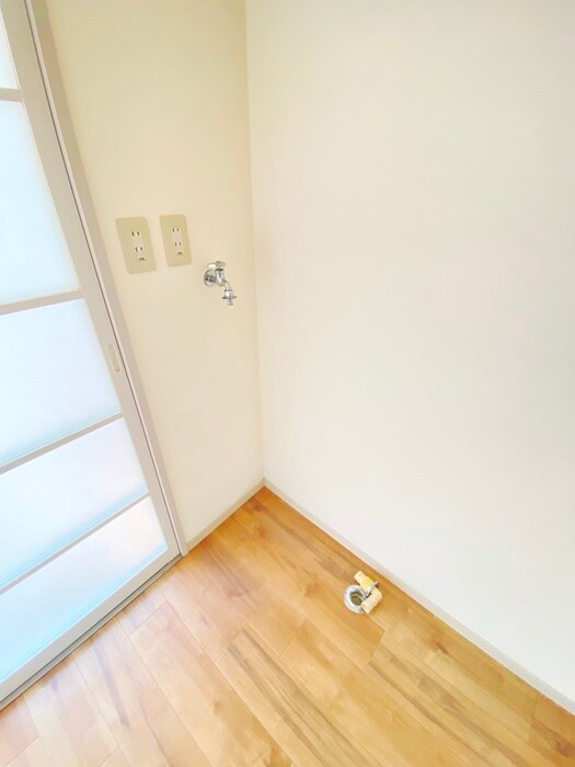 物件内観写真13　(洗濯機置場)