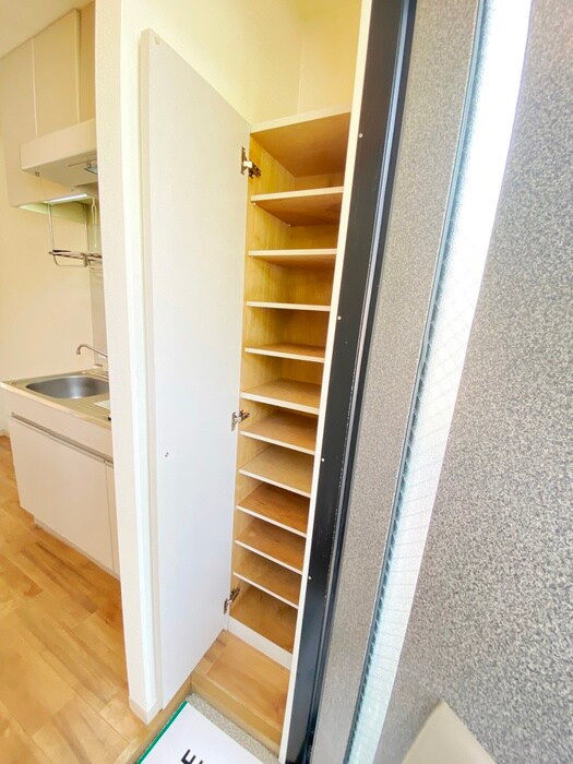 物件内観写真15　(靴箱)