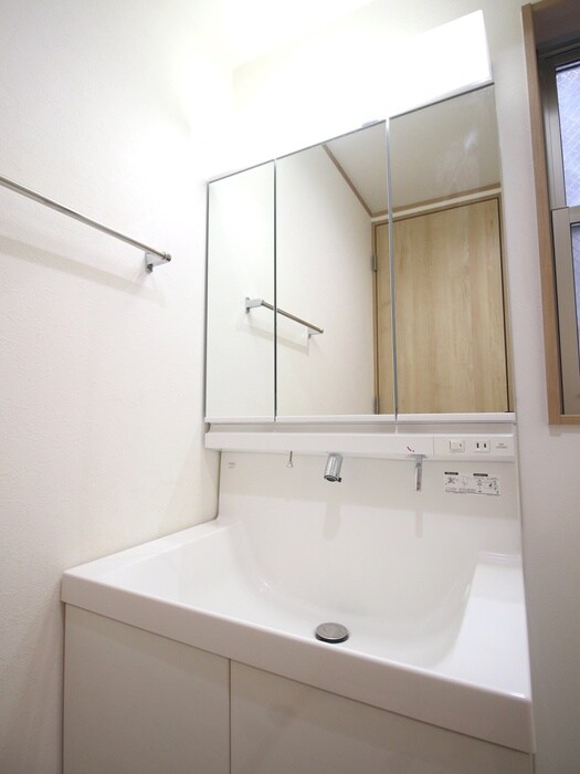 物件内観写真11　(洗面)