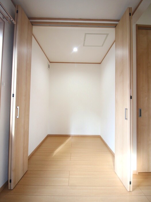 物件内観写真15　(収納)