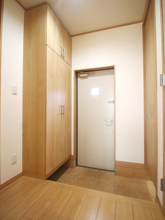 物件内観写真19　(玄関)