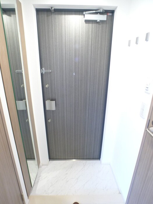 物件内観写真17　(玄関)