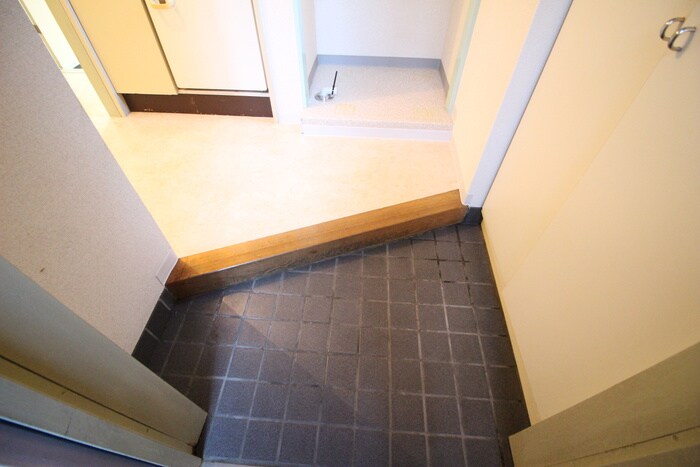 物件内観写真17　(玄関)