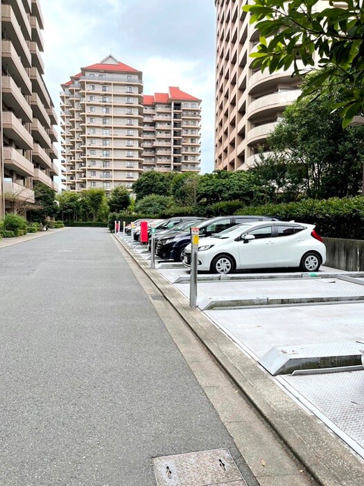 物件外観写真4　(駐車場)