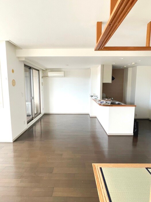 物件内観写真10　(室内からの展望)