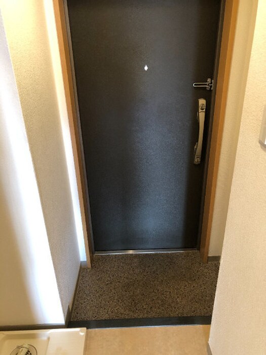 物件内観写真13　(玄関)