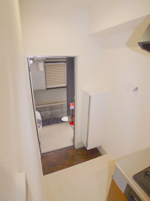 物件内観写真16　(玄関)