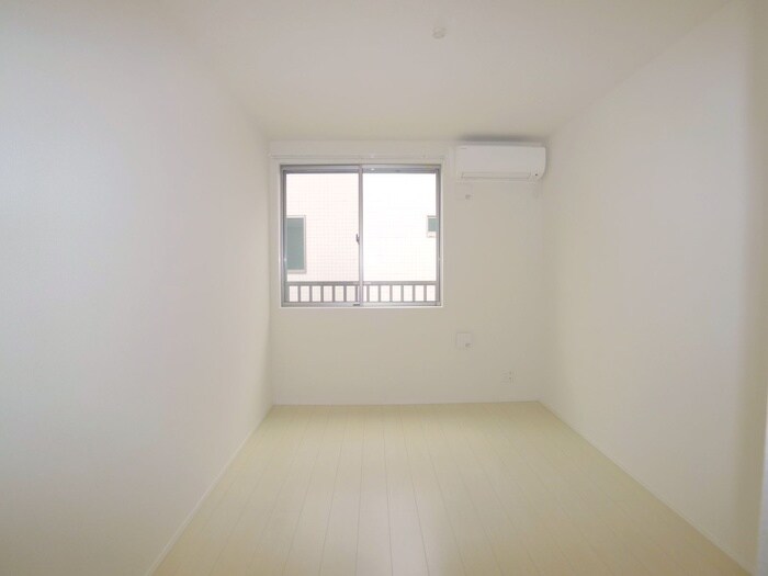 物件内観写真17　(室内からの展望)