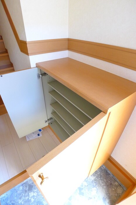 物件内観写真15　(靴箱)