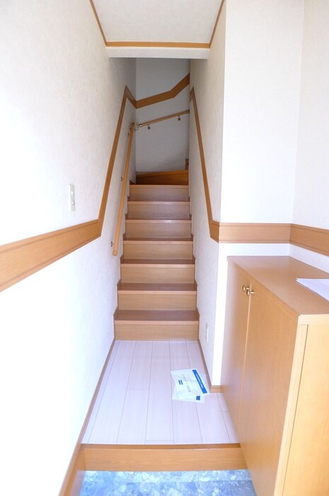 物件内観写真16　(玄関)