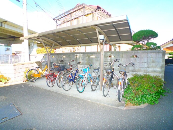 物件外観写真3　(駐車場)