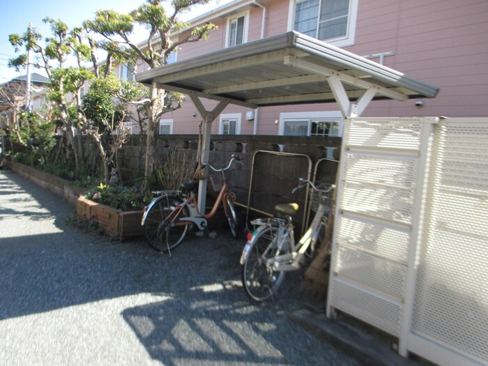 物件外観写真6　(駐輪場)