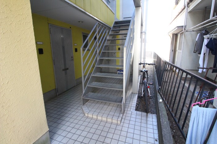 物件外観写真3　(エントランス部分)