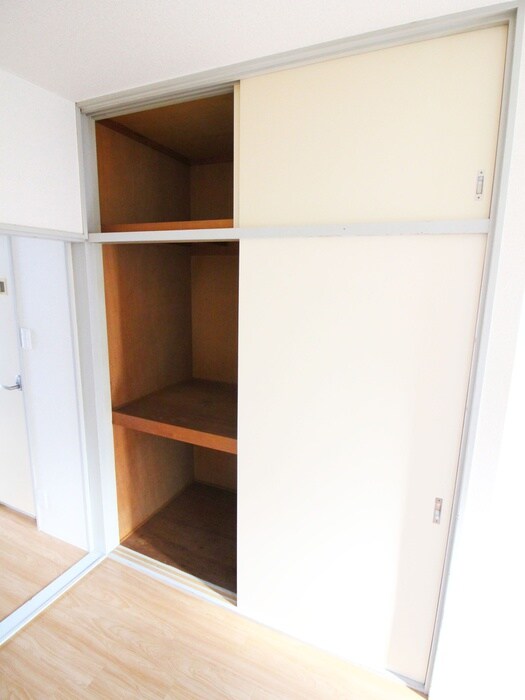物件内観写真16　(収納)