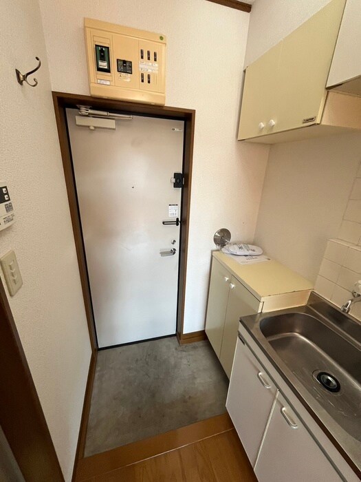 物件内観写真16　(玄関)