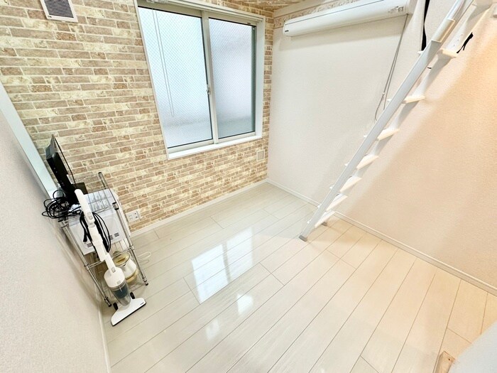 物件内観写真7　(室内からの展望)
