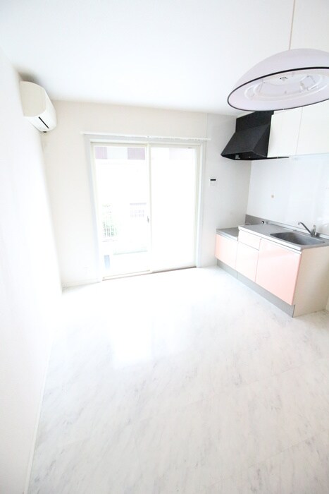 物件内観写真8　(廊下)