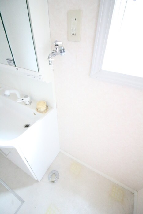 物件内観写真14　(洗濯機置場)