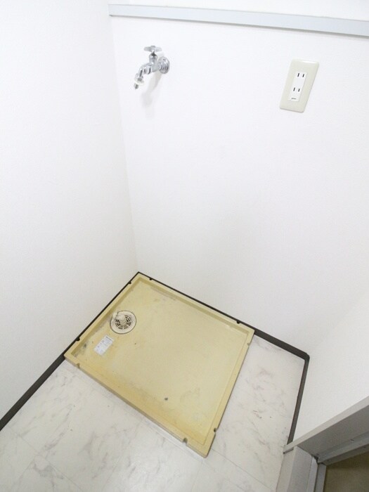 物件内観写真18　(洗濯機置場)