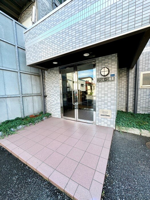 物件外観写真5　(エントランス部分)
