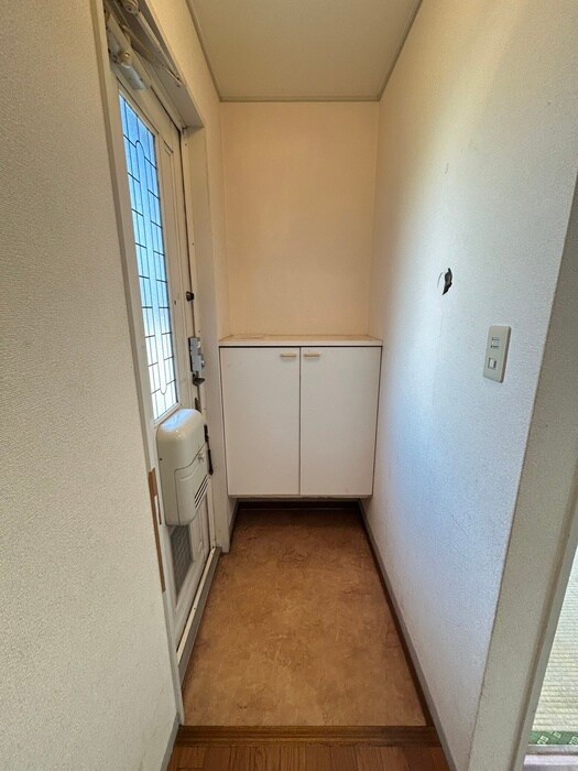 物件内観写真18　(玄関)