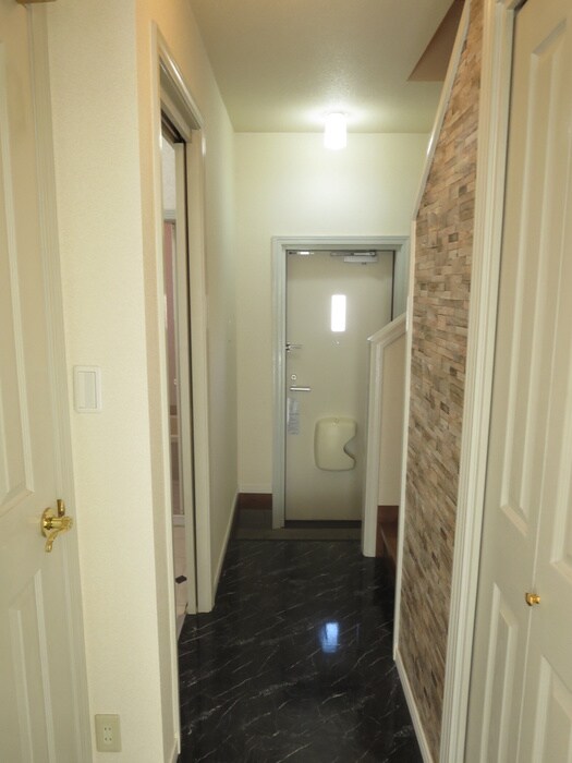 物件内観写真16　(廊下)